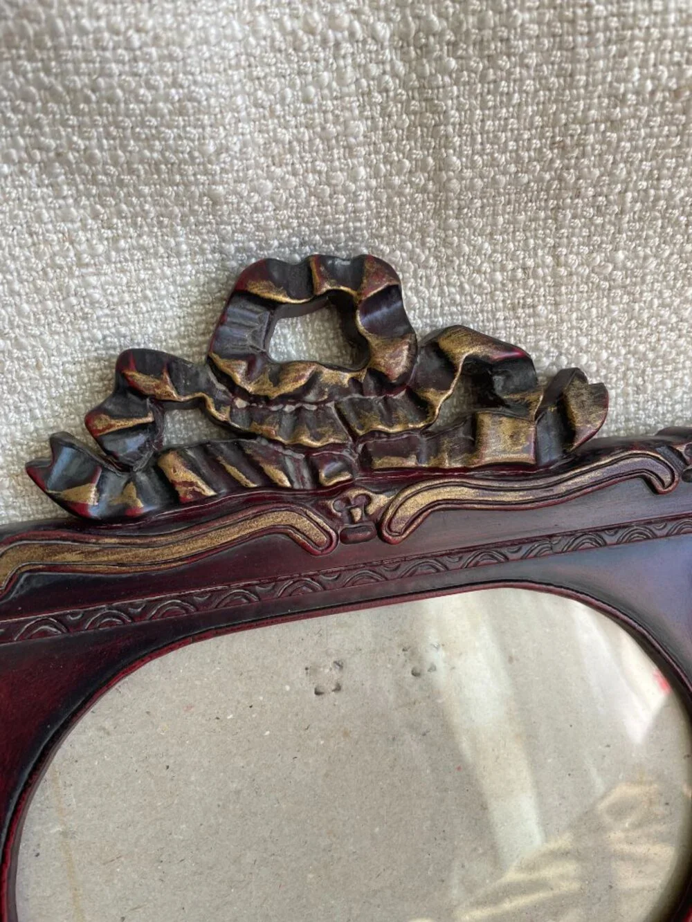 Vintage 50s Ornate Filigree Red Wood Collage 3-Photos Oval Slots Frame READ